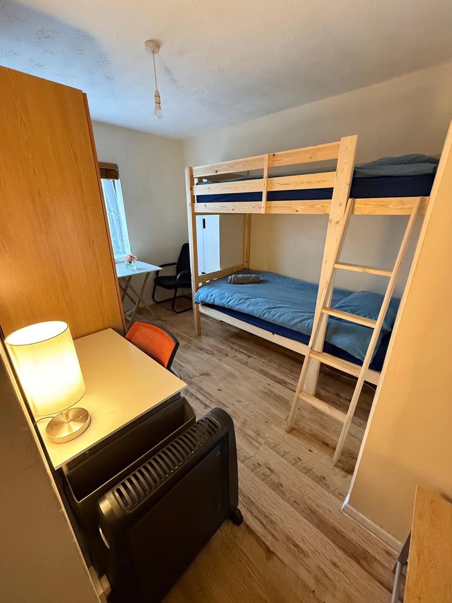 Отель Wembley House Лондон Экстерьер фото