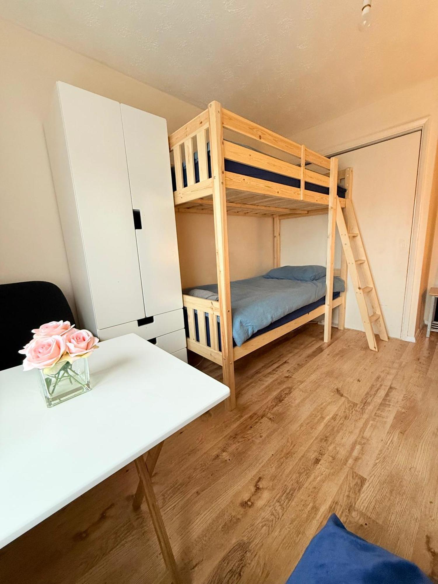 Отель Wembley House Лондон Экстерьер фото